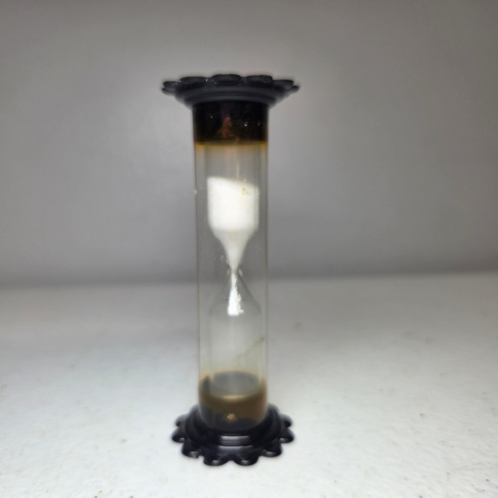 Vintage ES Lowe Plastic Sand Timer Hourglass Black White Sand Taiwan ROC